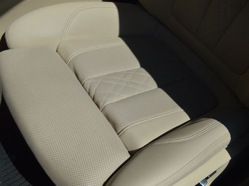 Used 2022 BMW 530i w/ Convenience Package RWD image 27