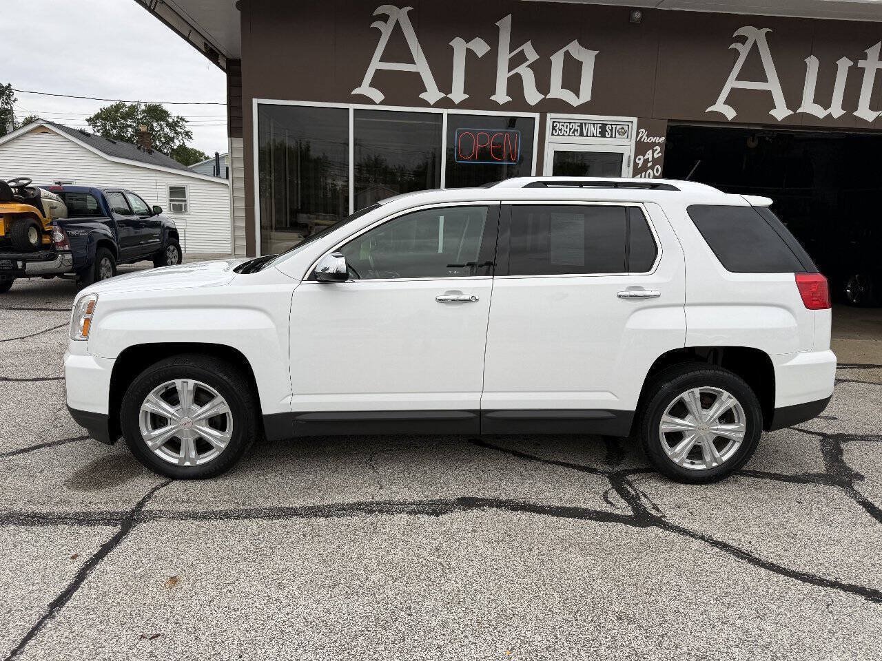 Used 2016 GMC Terrain SLT FWD image 5