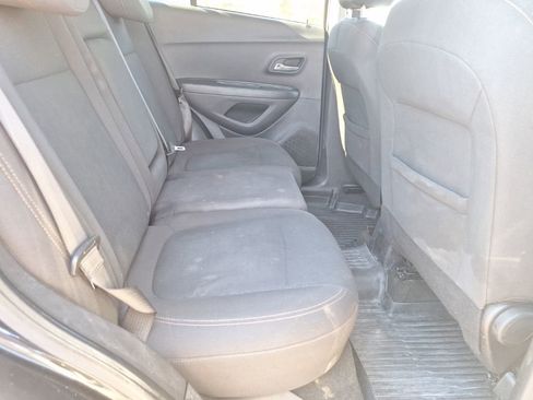 Certified 2022 Chevrolet Trax LS w/ Tint and Cruise Package image 25