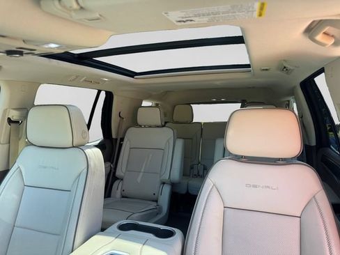 Used 2022 GMC Yukon Denali AWD/4WD image 25