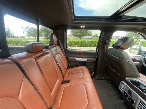 Used 2018 Ford F150 King Ranch w/ Equipment Group 601A Luxury AWD/4WD image 8