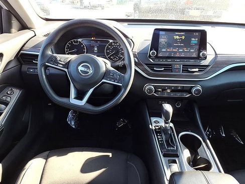 Used 2024 Nissan Altima 2.5 SV AWD/4WD image 20