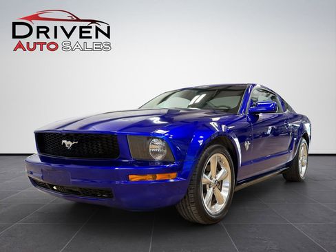 Used 2009 Ford Mustang Coupe RWD image 3