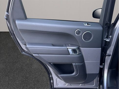 Used 2020 Land Rover Range Rover Sport SE image 40