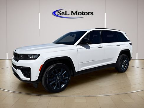 New 2026 Jeep Grand Cherokee Limited AWD/4WD image 4