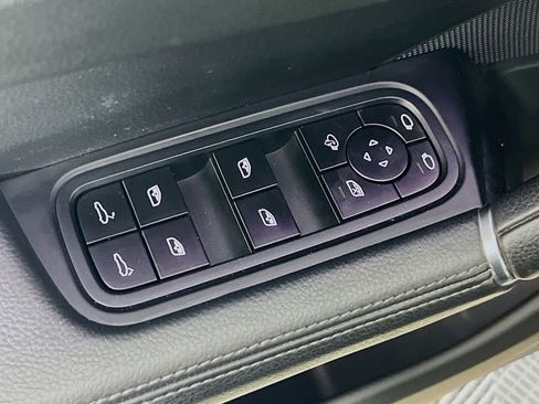 Certified 2023 Porsche Cayenne S Platinum image 20