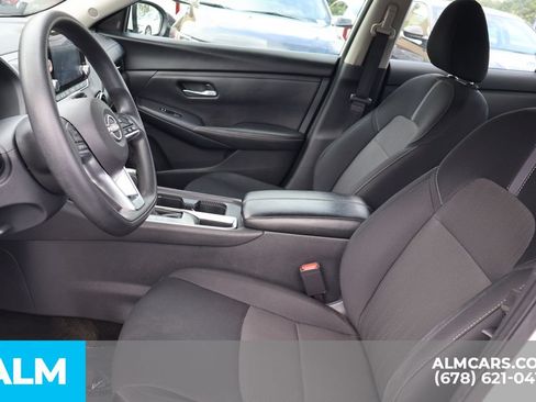Used 2024 Nissan Sentra SV FWD image 11