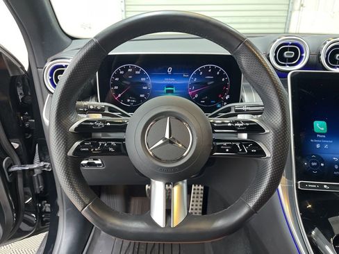 Used 2025 Mercedes-Benz GLC 300 4MATIC image 23