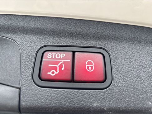 Used 2022 Mercedes-Benz GLE 350 4MATIC w/ Premium Package image 18