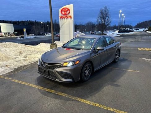 Used 2023 Toyota Camry SE image 7