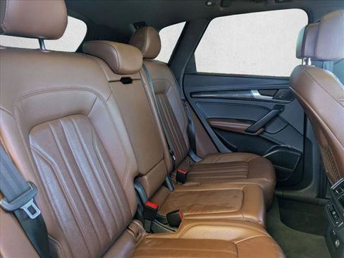 Used 2019 Audi Q5 2.0T Premium Plus w/ Premium Plus Package image 19