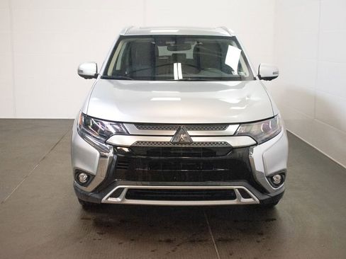 Used 2019 Mitsubishi Outlander AWD image 2