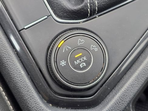 Used 2022 Volkswagen Tiguan SEL R-Line image 19