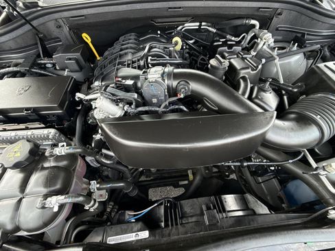 Used 2025 Dodge Durango GT RWD image 29