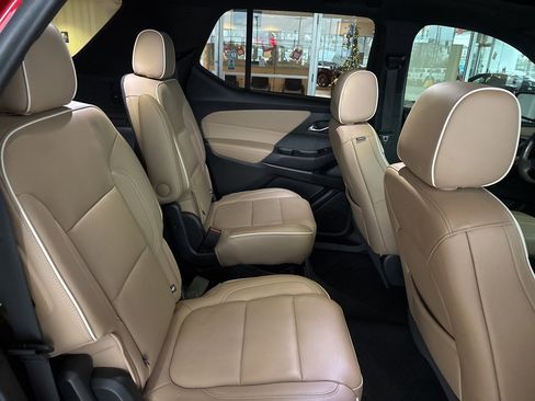 Used 2023 Chevrolet Traverse Premier w/ LPO, Floor Liner Package image 29