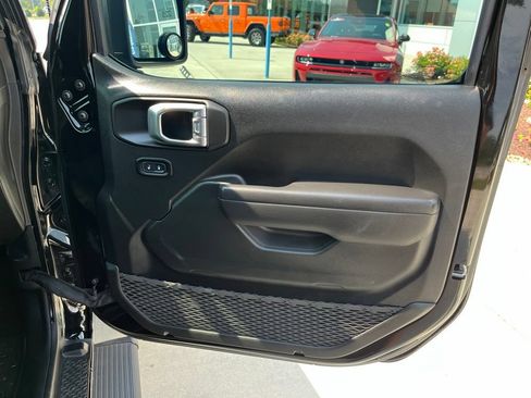 Used 2022 Jeep Wrangler Unlimited Sport AWD/4WD image 25
