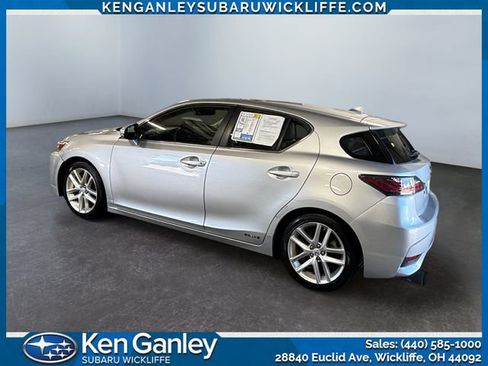 Used 2016 Lexus CT 200h w/ Navigation Package FWD image 3