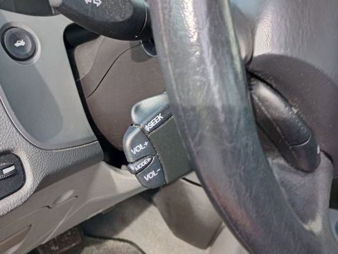 Used 2005 Ford Focus ZX4 image 13