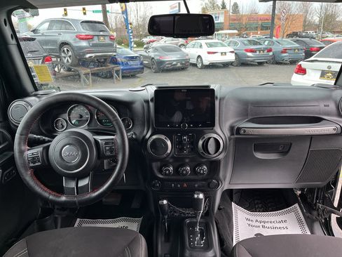 Used 2015 Jeep Wrangler Unlimited Rubicon w/ Max Tow Package image 20