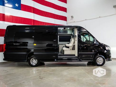 Used 2024 Mercedes-Benz Sprinter 3500 image 37