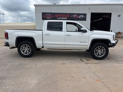 Used 2018 GMC Sierra 1500 SLT w/ SLT Premium Package AWD/4WD image 3