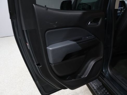 Used 2017 Chevrolet Colorado Z71 image 17