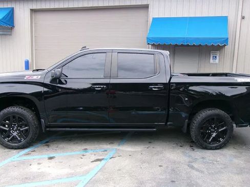 Used 2021 Chevrolet Silverado 1500 LT Trail Boss w/ Convenience Package II AWD/4WD image 4