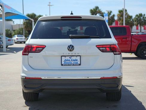 Used 2022 Volkswagen Tiguan SE image 5