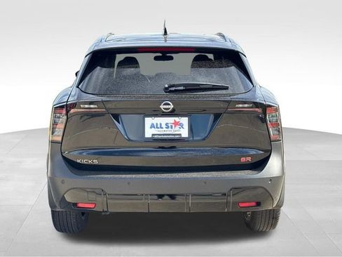 Used 2025 Nissan Kicks SR image 8