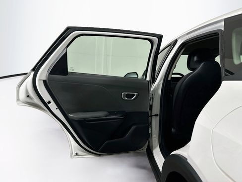 Used 2025 Kia K4 FWD image 26