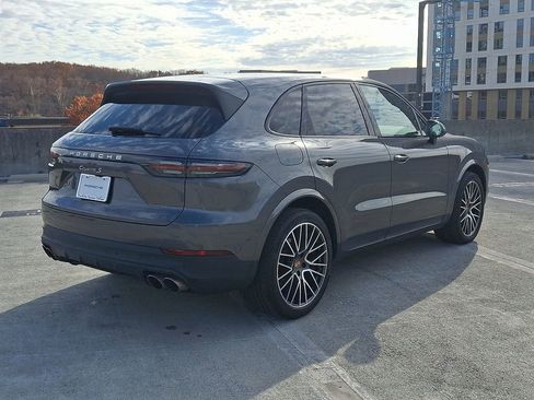 Used 2023 Porsche Cayenne S image 8