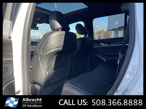 New 2026 Jeep Grand Cherokee Limited image 11