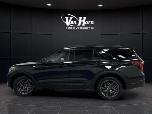 Used 2025 Ford Explorer ST-Line w/ Premium Package image 13