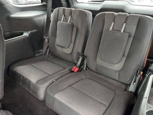 Used 2019 Ford Explorer XLT w/ Class II Trailer Tow Package image 33