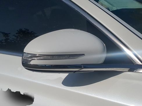 Used 2025 Genesis G70 2.5T RWD image 10