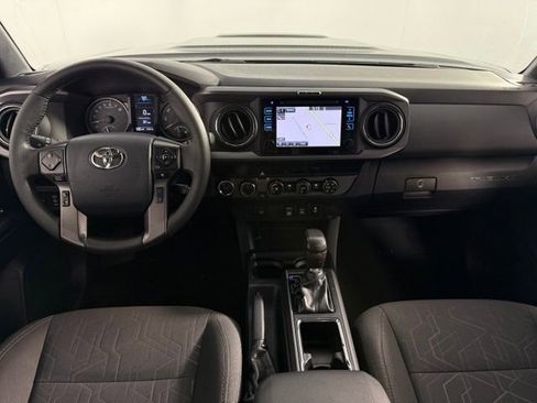 Used 2018 Toyota Tacoma TRD Sport AWD/4WD image 24