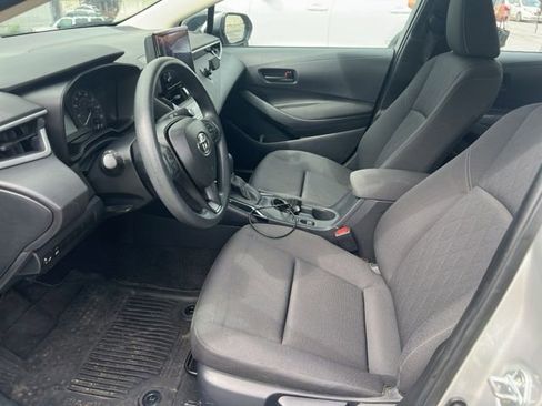 Used 2024 Toyota Corolla LE FWD image 4