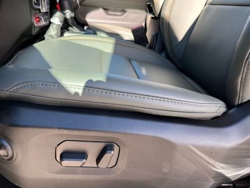 New 2026 Jeep Gladiator Mojave w/ Technology Group AWD/4WD image 16