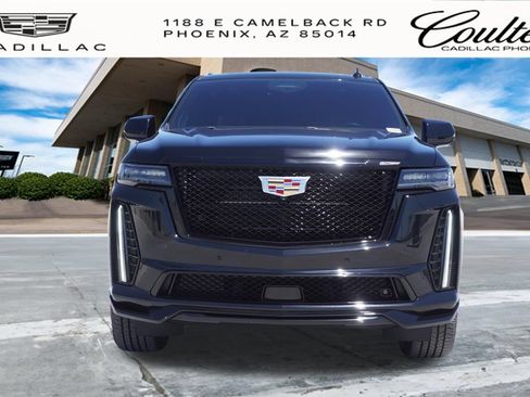 Certified 2024 Cadillac Escalade ESV V w/ Heavy-Duty Trailer Package AWD/4WD image 5