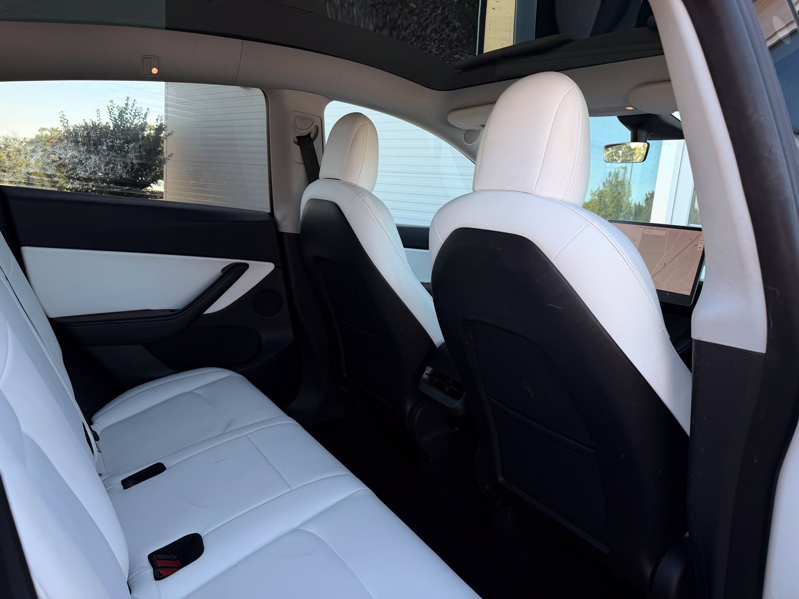 Used 2021 Tesla Model Y Long Range AWD/4WD image 16