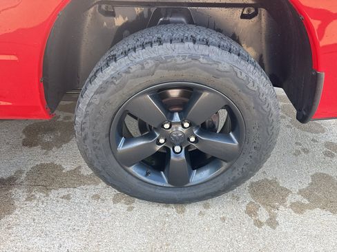 Used 2019 RAM 1500 Express w/ Wheel & Sound Group AWD/4WD image 14