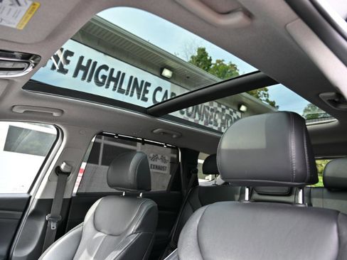 Used 2023 Hyundai Santa Fe Limited image 4
