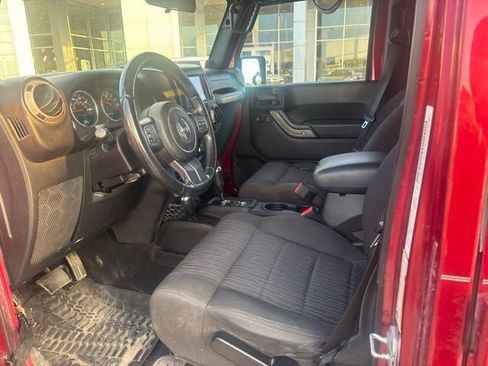Used 2012 Jeep Wrangler Unlimited Sport AWD/4WD image 15