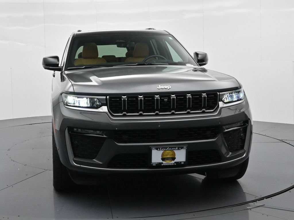 Used 2026 Jeep Grand Cherokee Summit w/ Adv Protech Group IV AWD/4WD image 3