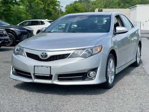 Used 2013 Toyota Camry SE FWD image 11