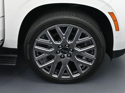 Used 2025 GMC Yukon Denali Ultimate AWD/4WD image 38