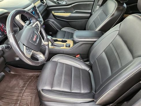 Used 2019 GMC Acadia Denali w/ Technology Package AWD/4WD image 15