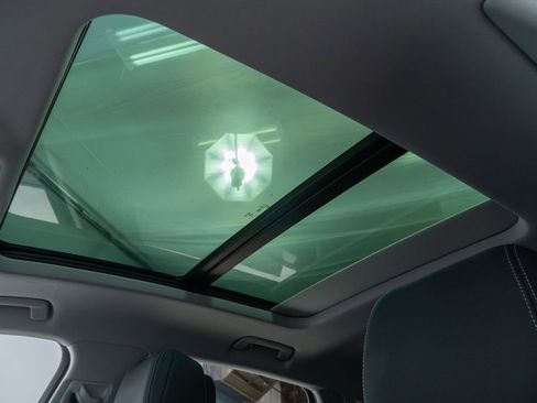 Used 2024 Audi Q8 e-tron Premium image 25