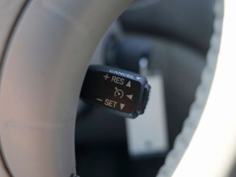 Used 2005 Toyota Sienna XLE image 37