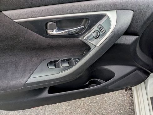 Used 2013 Nissan Altima 2.5 S FWD image 10